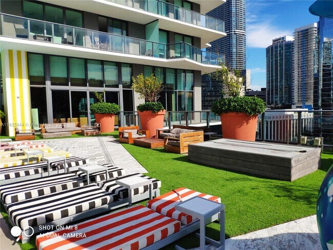 Building Photo - 1300 S Miami Ave