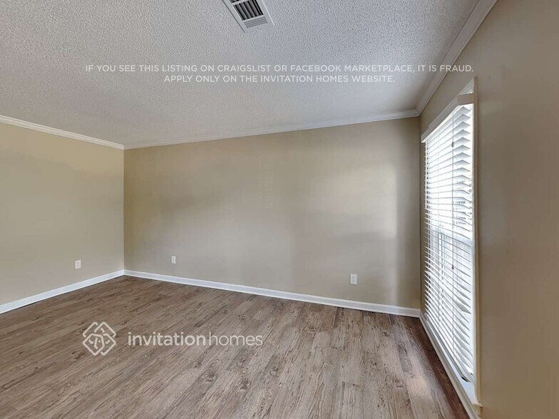 Building Photo - 2850 Carnegie Way SW