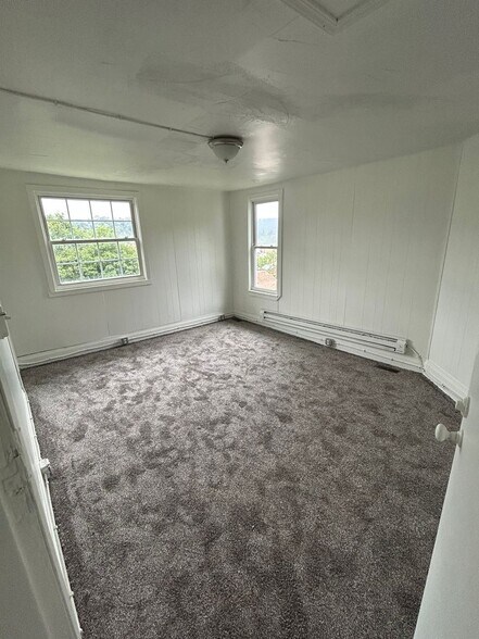 Building Photo - 1120 Jenny Lind St