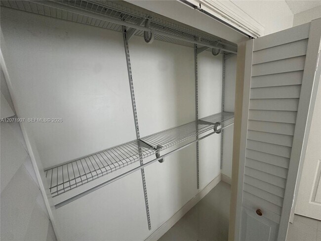 Building Photo - 410 NW 65th Ave