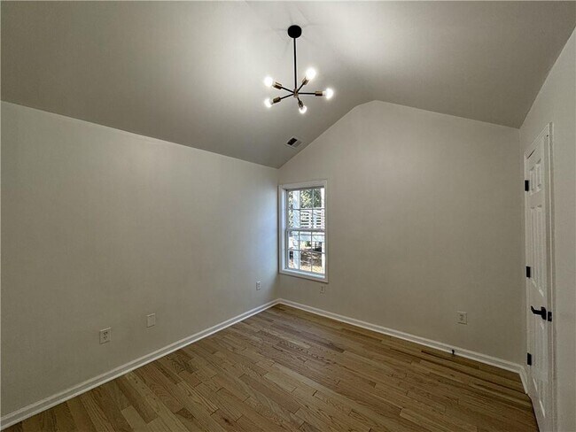 Building Photo - 1040 Hubbard St SW