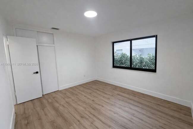 Building Photo - 6849 SW 12th St