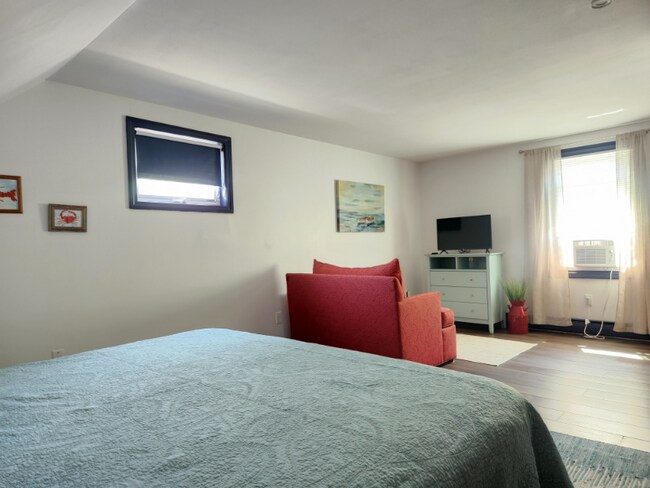 Building Photo - 431 Winnacunnet Rd