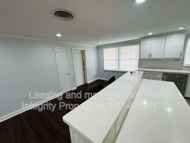 Building Photo - 418 Delgado Dr