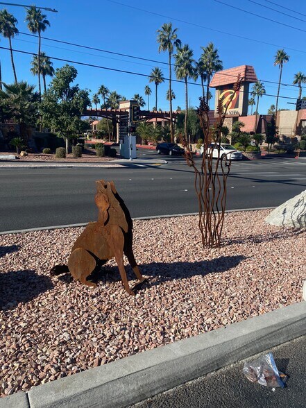 Building Photo - 5141 River Glen Dr