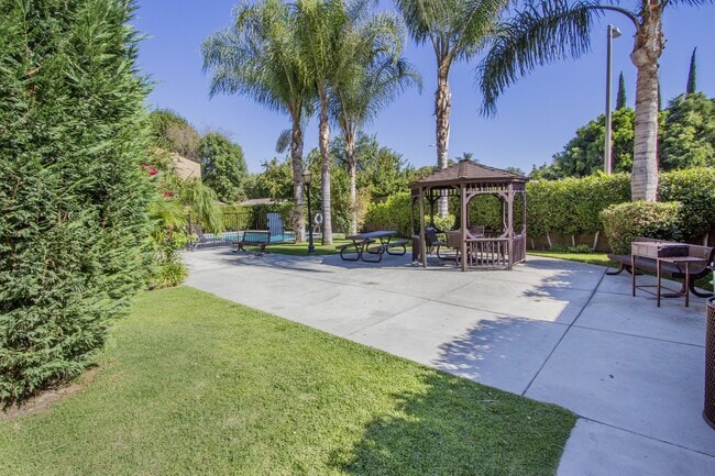 Building Photo - Toscana Apartments