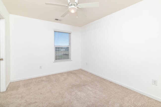 Building Photo - 228 Belle Ct