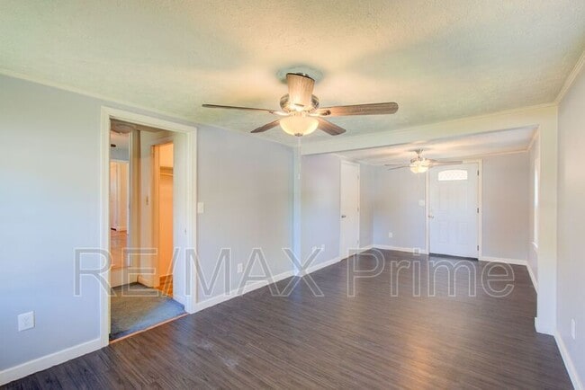 Building Photo - 321 Patrician Dr