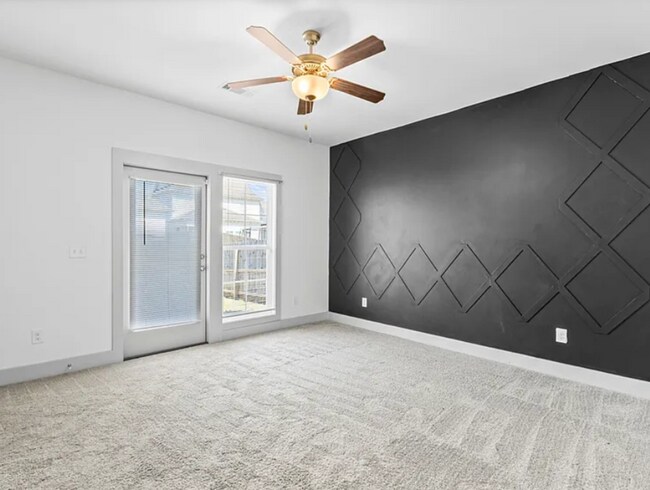 Building Photo - Charming 2 Bed / 2 Bath Cottage Living at Fox Chase