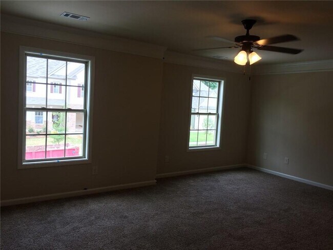 Building Photo - 736 Westmoreland Ln NE