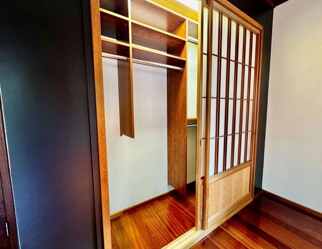 Building Photo - Private. Polished. Perfectly Larkspur.