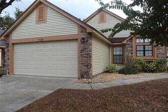 Building Photo - 9869 Aloma Bend Ln