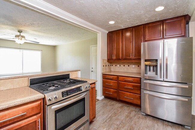 Building Photo - 7418 Jalna St