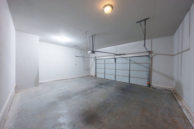 Building Photo - 3812 W Pawnee Rd