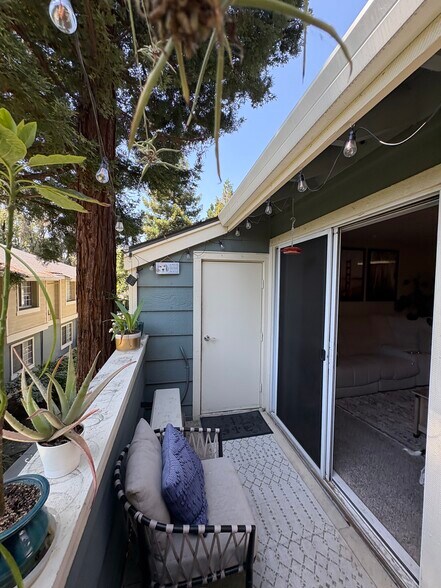 Building Photo - 2701 Somerset Park Cir