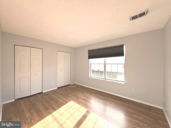 Building Photo - 8220 Grainfield Rd