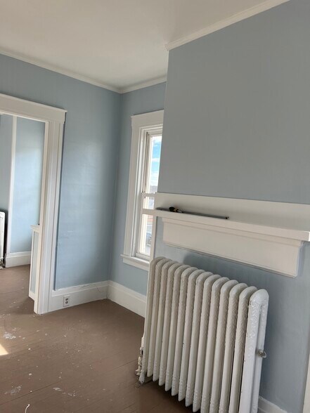 Building Photo - 39 S Main St