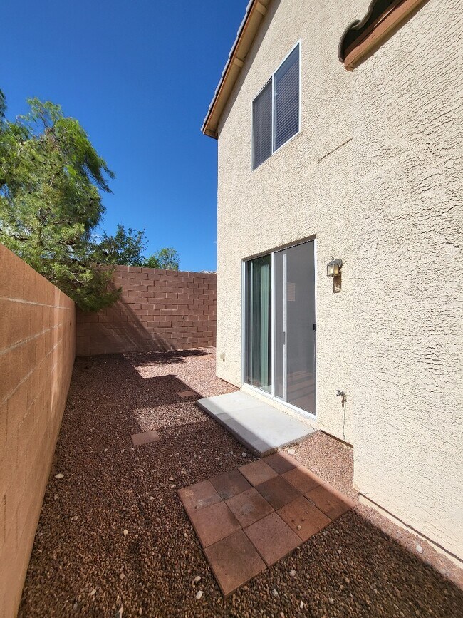 Building Photo - 8116 Retriever Ave