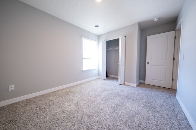 Building Photo - 17073 Dysart Pl