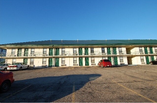 Building Photo - 1691 Martin Springs Dr