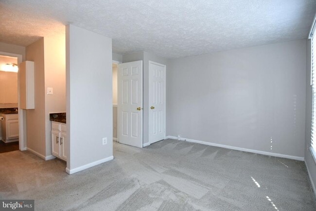 Building Photo - 1648 Fieldthorn Dr