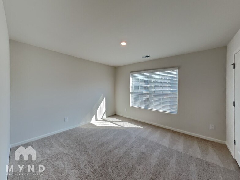 Building Photo - 8286 Middlebrook Dr