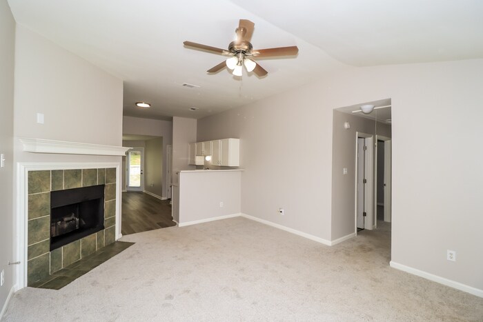 Building Photo - 465 Oakland Hills Dr