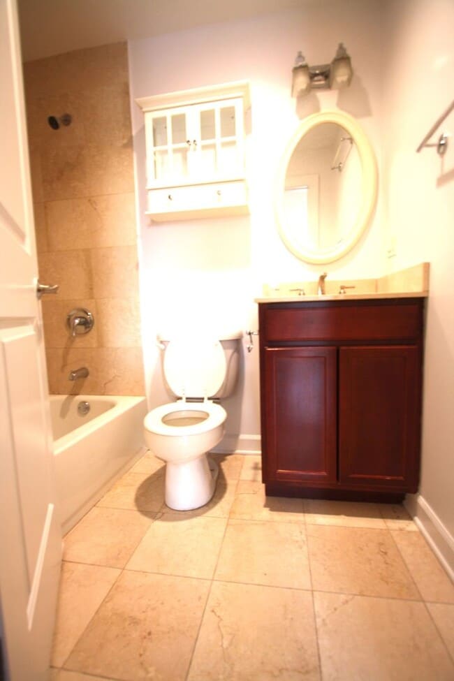 Building Photo - Updated Studio, 1 Bath for Rent In Wrigley...