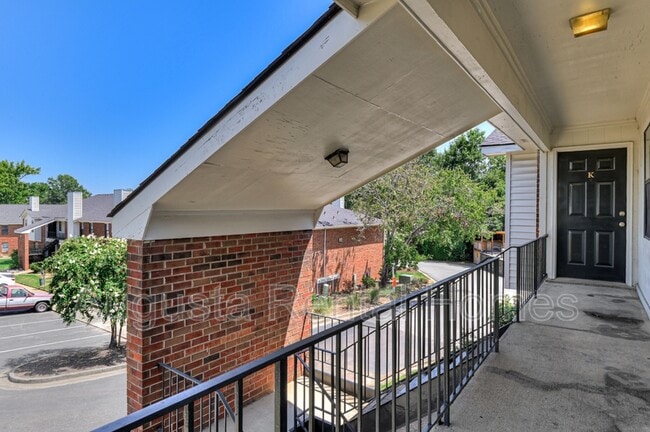 Building Photo - 2515 Center West Parkway - 2L