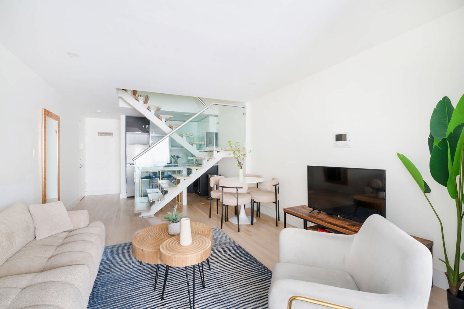 Building Photo - 244 E 75th St