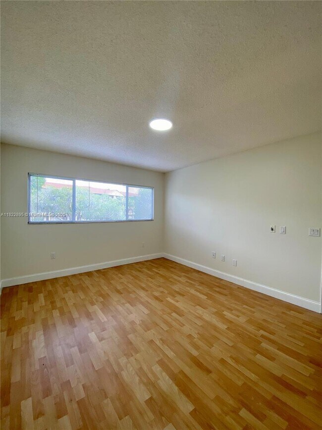Building Photo - 1301 SW 142nd Ave
