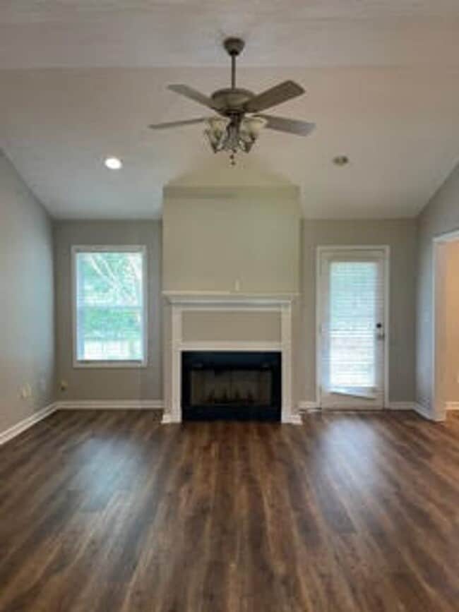 Building Photo - 2705 Cunningham Ct