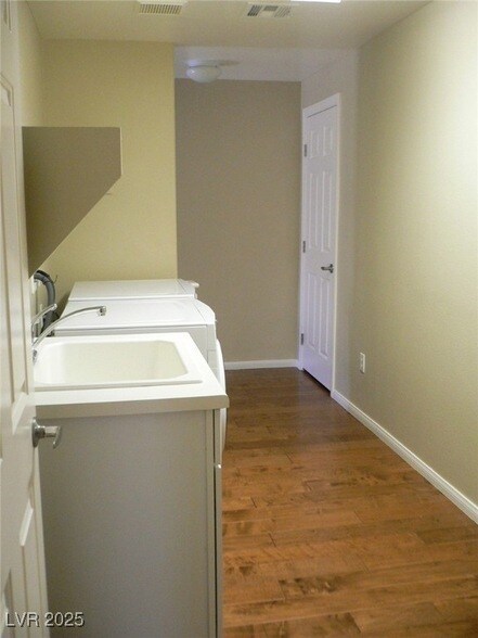 Building Photo - 11830 Portina Dr