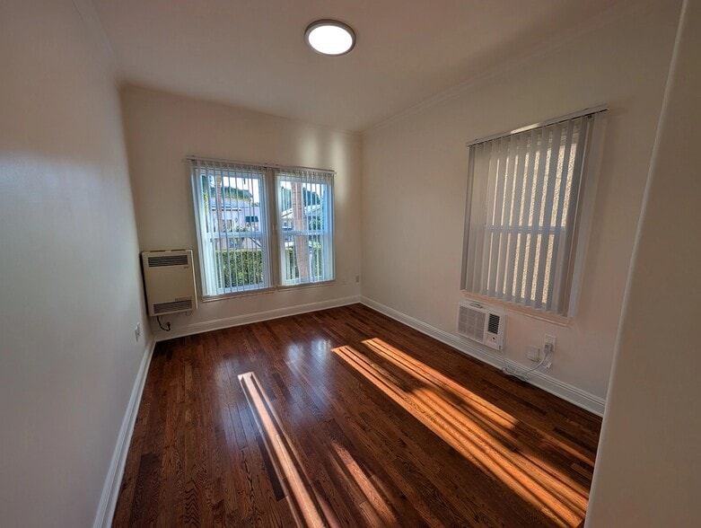 Building Photo - 1205 S Muirfield Rd