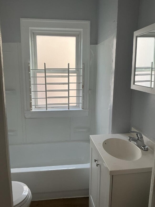 Building Photo - 9405 Gibson Ave