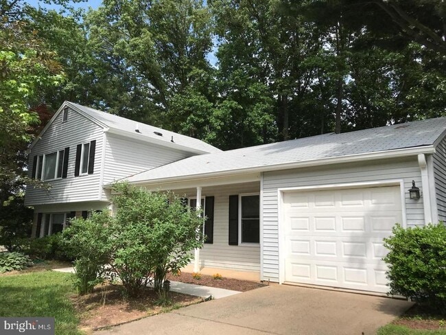 Building Photo - 9365 Tartan View Dr