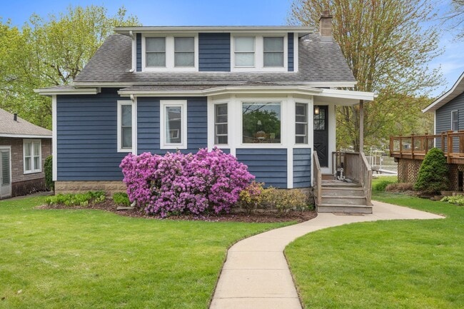 Primary Photo - 2405 Grove Ln