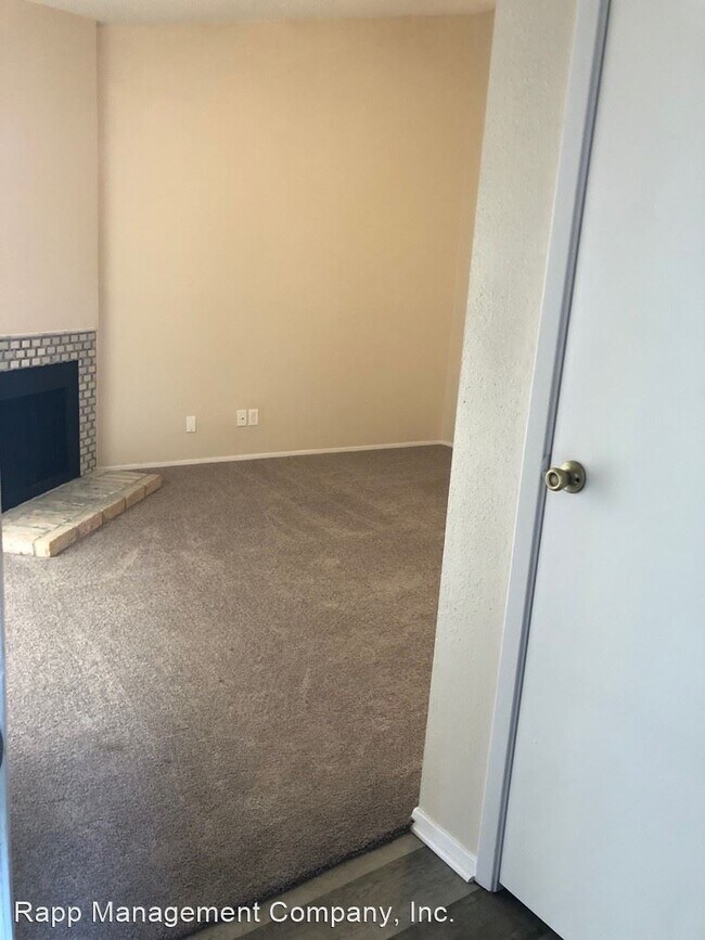 Building Photo - 2 br, 1.5 bath House - 7084 N Holiday Drive