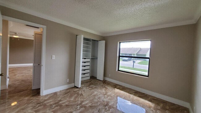 Building Photo - 5769 Ellis Hollow Rd E