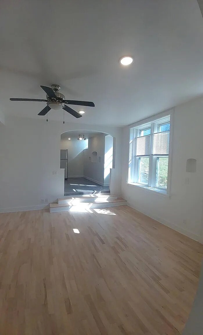 Building Photo - 518 Klotter Ave