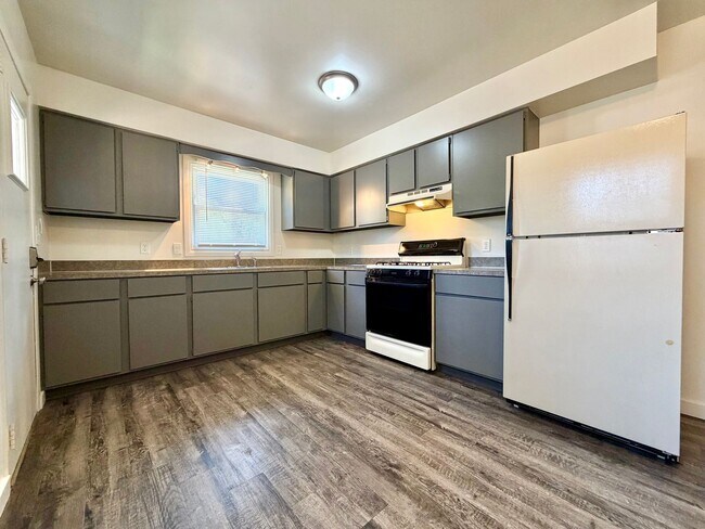 Building Photo - 487 84th St SW