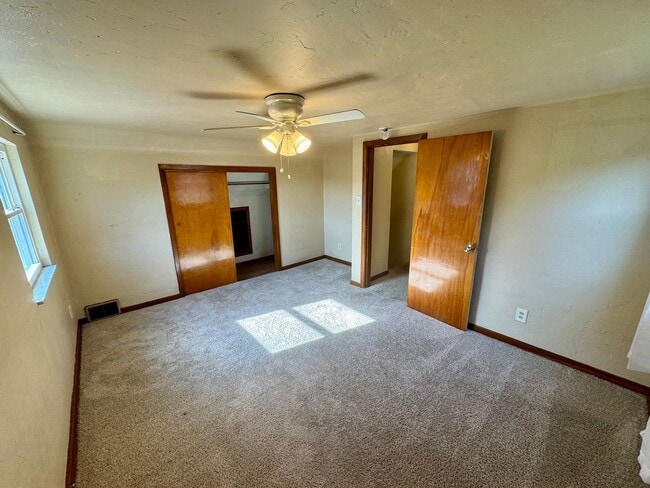 Building Photo - 1076 Thornwood Dr