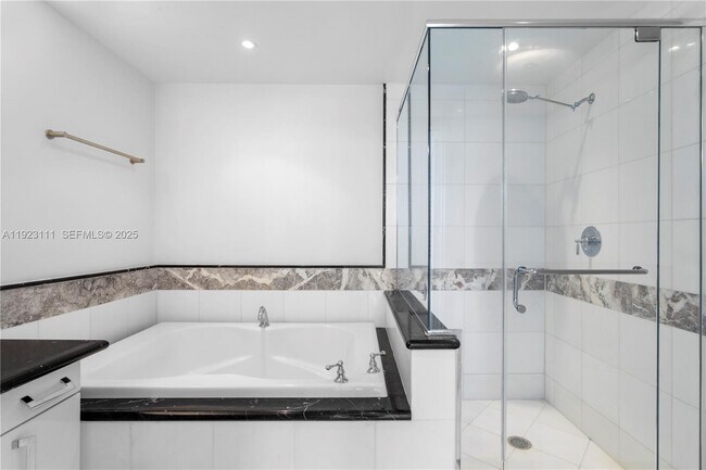 Building Photo - 540 West Ave