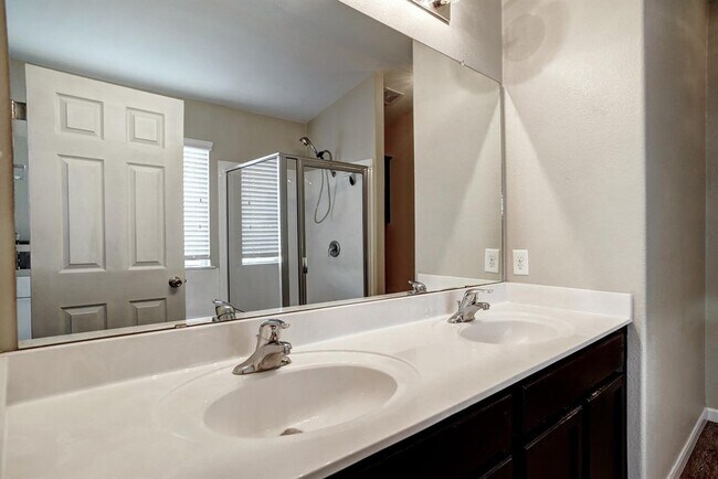 Building Photo - 319 Wildcat Dr
