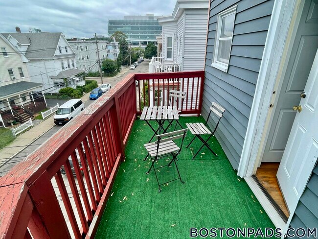Building Photo - 40 Litchfield St