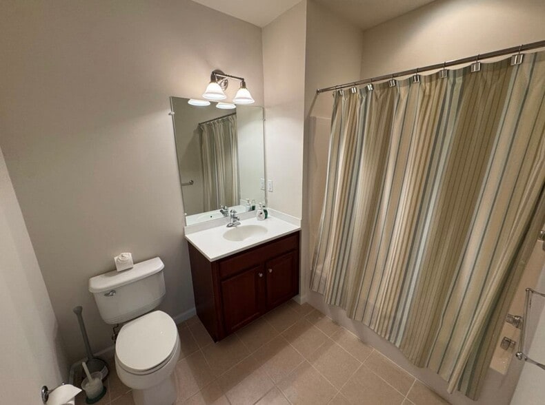 Guest Bath - 132 Clocktower Dr