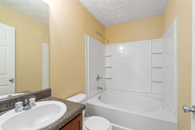 Building Photo - 3 Bedroom Townhome in Stonecrest!