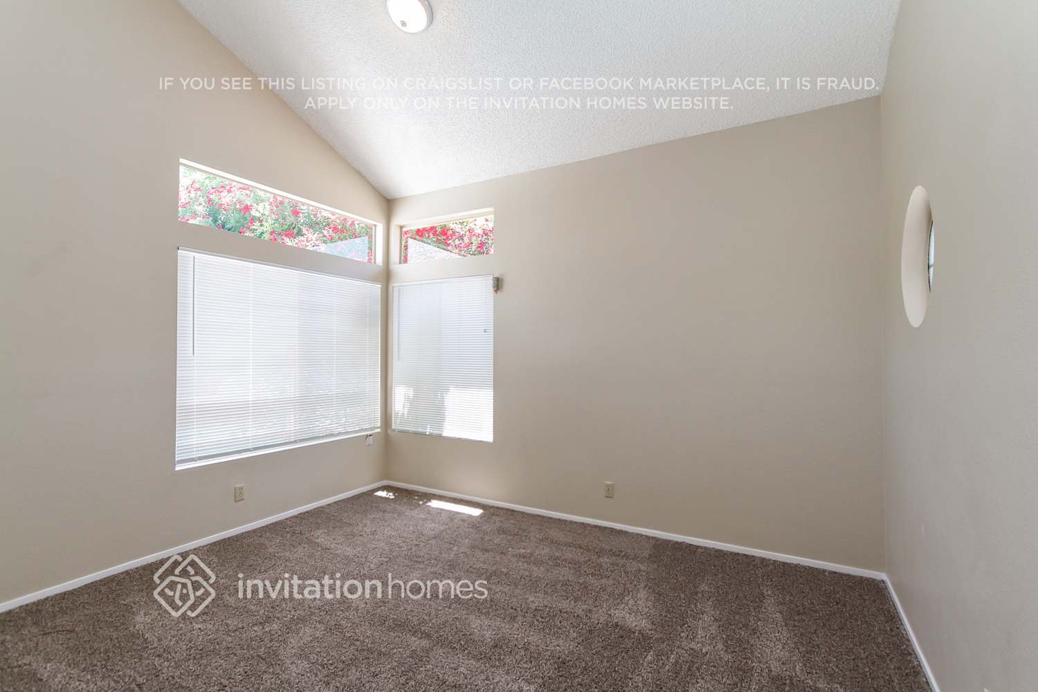 Building Photo - 330 Templeton Dr