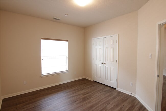 Building Photo - 2715 Hidden Bay Ct