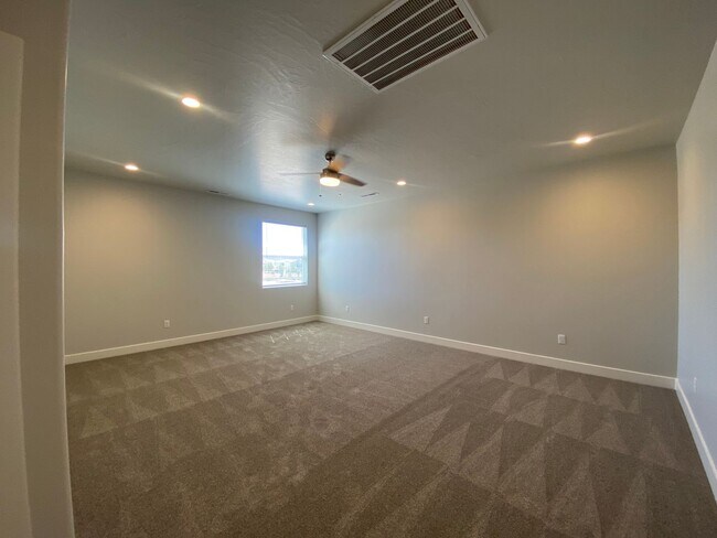 Building Photo - 3 BEDROOM SAND HOLLOW TOWNHOME FOR RENT!